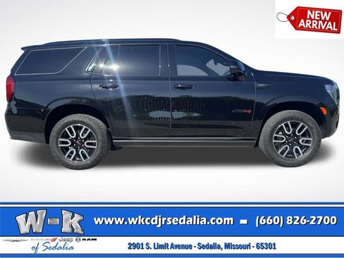 Used 2024 GMC Yukon AT4 AWD/4WD image 3