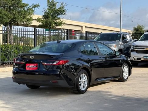Used 2026 Toyota Camry LE w/ Convenience Package FWD image 5