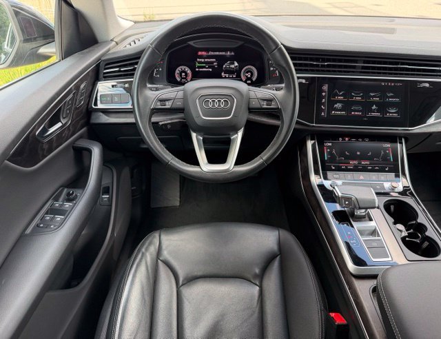 Used 2023 Audi Q8 Premium AWD/4WD image 12