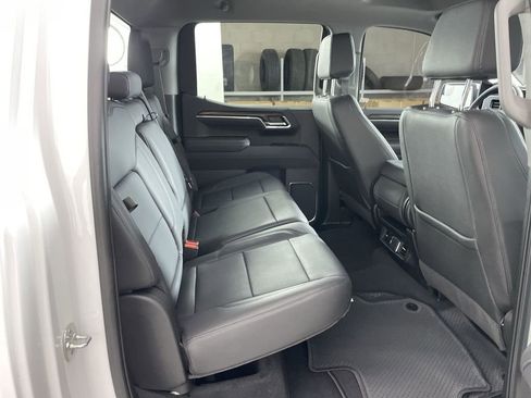 Used 2025 GMC Sierra 1500 SLT image 26