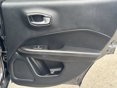 Used 2019 Jeep Compass Latitude w/ Popular Equipment Group AWD/4WD image 28
