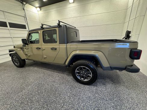 Used 2020 Jeep Gladiator Sport AWD/4WD image 3