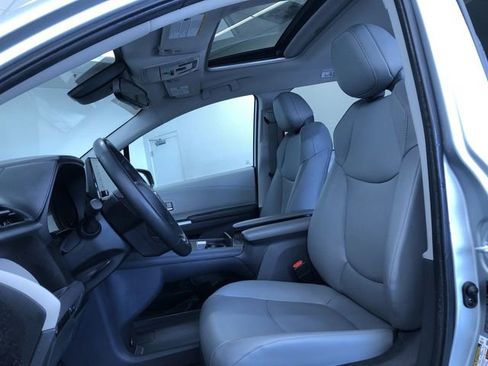 Certified 2024 Toyota Sienna XLE image 18