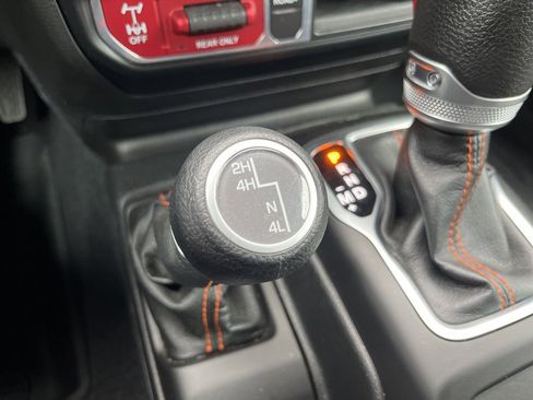 Used 2023 Jeep Gladiator Mojave image 42