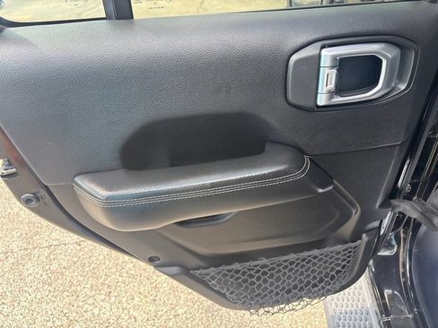 Used 2020 Jeep Wrangler Unlimited Sahara AWD/4WD image 35