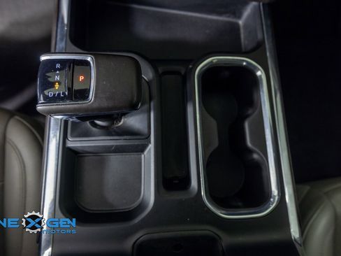 Used 2023 GMC Sierra 1500 SLT AWD/4WD image 22