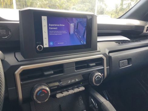 Used 2024 Toyota Tacoma SR image 23