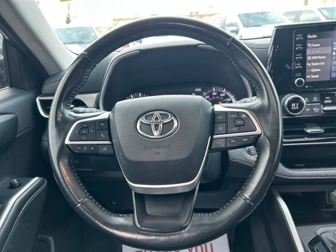 Used 2022 Toyota Highlander XLE image 14