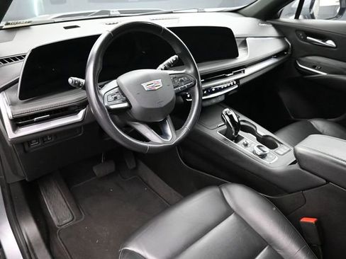 Used 2024 Cadillac XT4 Premium Luxury image 12