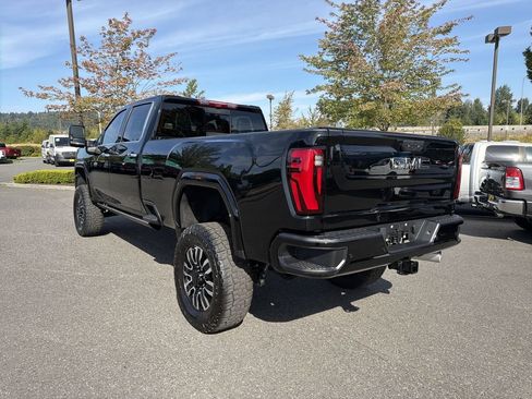 Used 2024 GMC Sierra 3500 Denali Ultimate AWD/4WD image 7