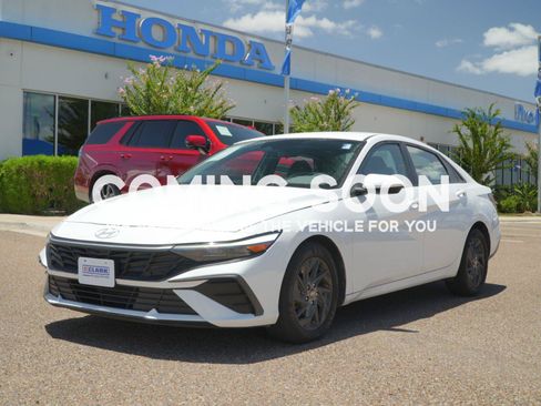 Used 2024 Hyundai Elantra SEL FWD image 1