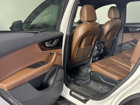 Used 2019 Audi Q7 3.0T Prestige w/ Prestige Package AWD/4WD image 29