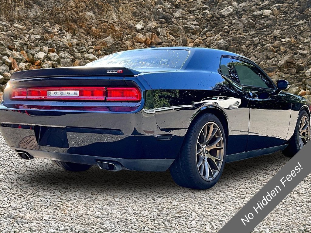 Used 2009 Dodge Challenger SRT8 w/ SRT Option Group II RWD image 2