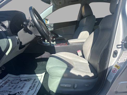 Used 2007 Lexus IS 350 RWD image 12