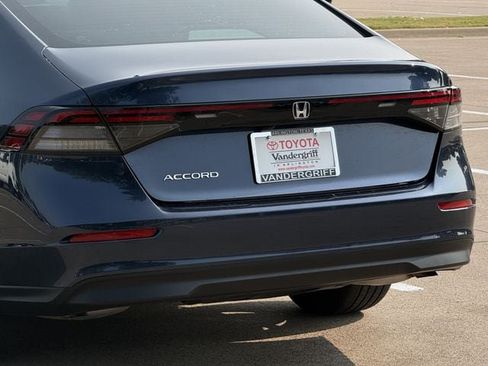 Used 2023 Honda Accord EX image 6