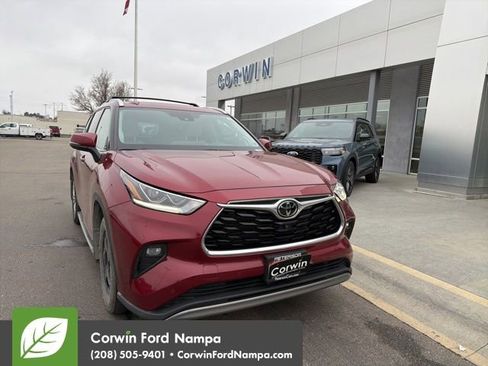 Used 2022 Toyota Highlander Platinum image 1