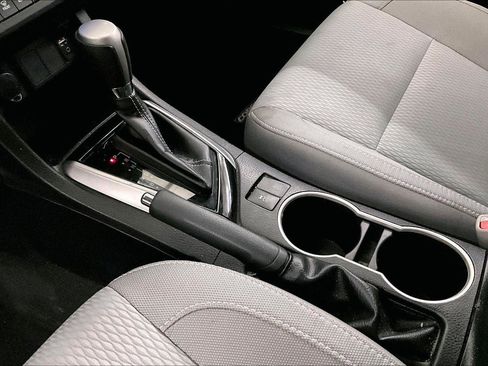 Used 2016 Toyota Corolla LE image 16