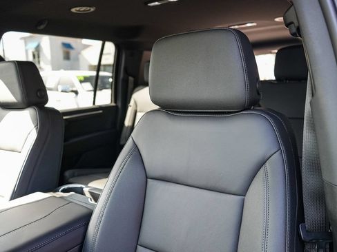 New 2026 Chevrolet Suburban LT w/ Comfort Package AWD/4WD image 25