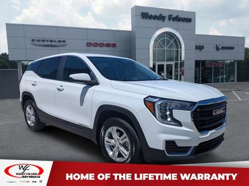 Used 2024 GMC Terrain SLE AWD/4WD image 1