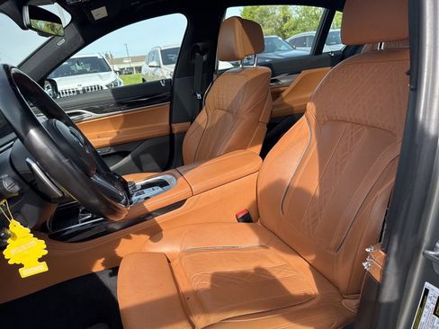 Used 2021 BMW 740i xDrive w/ M Sport Package AWD/4WD image 10