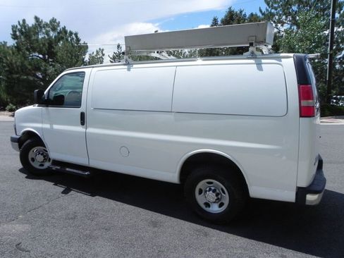 Used 2016 Chevrolet Express 3500 image 3