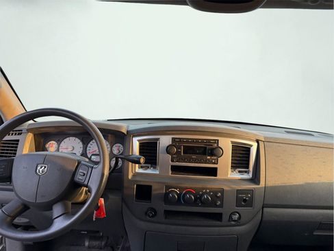 Used 2007 Dodge Ram 1500 Truck SLT image 10