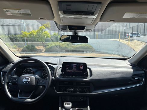 Used 2025 Nissan Rogue SV FWD image 35