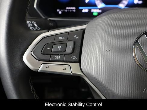 Used 2023 Volkswagen Tiguan SE R-Line FWD image 7