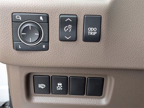 Used 2016 Lexus GX 460 image 31