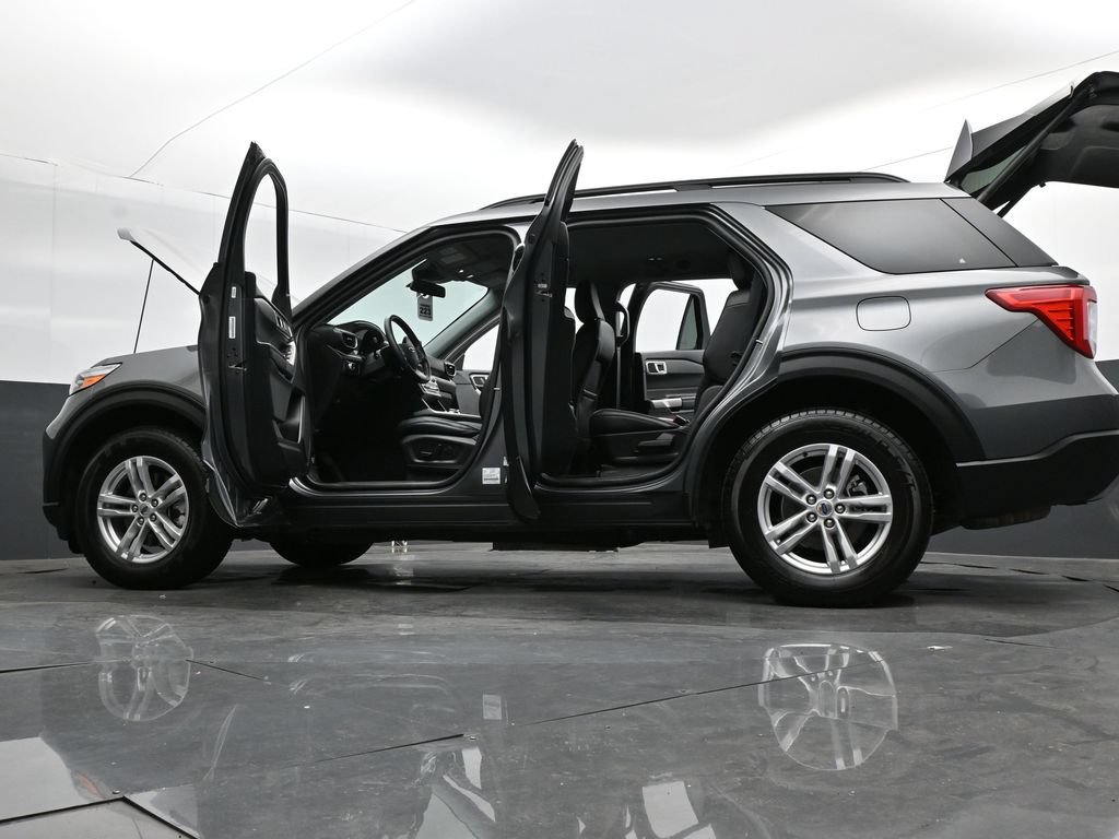 Used 2023 Ford Explorer XLT w/ Equipment Group 202A AWD/4WD image 34