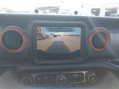 Used 2020 Jeep Gladiator Mojave image 24