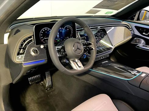 New 2026 Mercedes-Benz E 53 AMG e 4MATIC Sedan image 9
