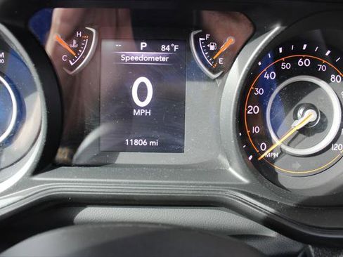 Certified 2024 Jeep Gladiator Sport image 2