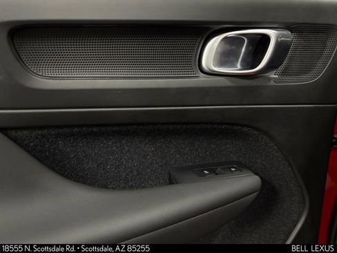 Used 2019 Volvo XC40 T4 Momentum FWD image 20