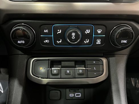 Used 2023 GMC Acadia Denali w/ Denali Ultimate Package image 37