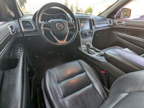 Used 2017 Jeep Grand Cherokee Limited AWD/4WD image 2