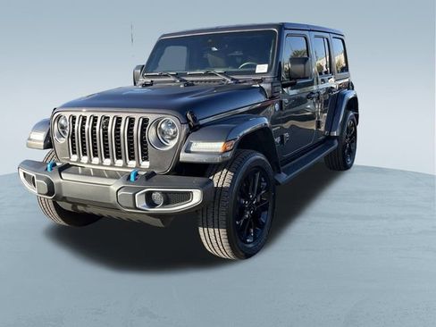 Used 2023 Jeep Wrangler Unlimited Sahara w/ Cold Weather Group image 8