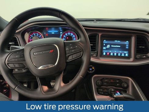 Used 2022 Dodge Challenger SXT image 24