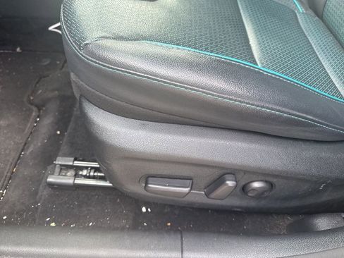 Used 2022 Kia Niro EX Premium image 19