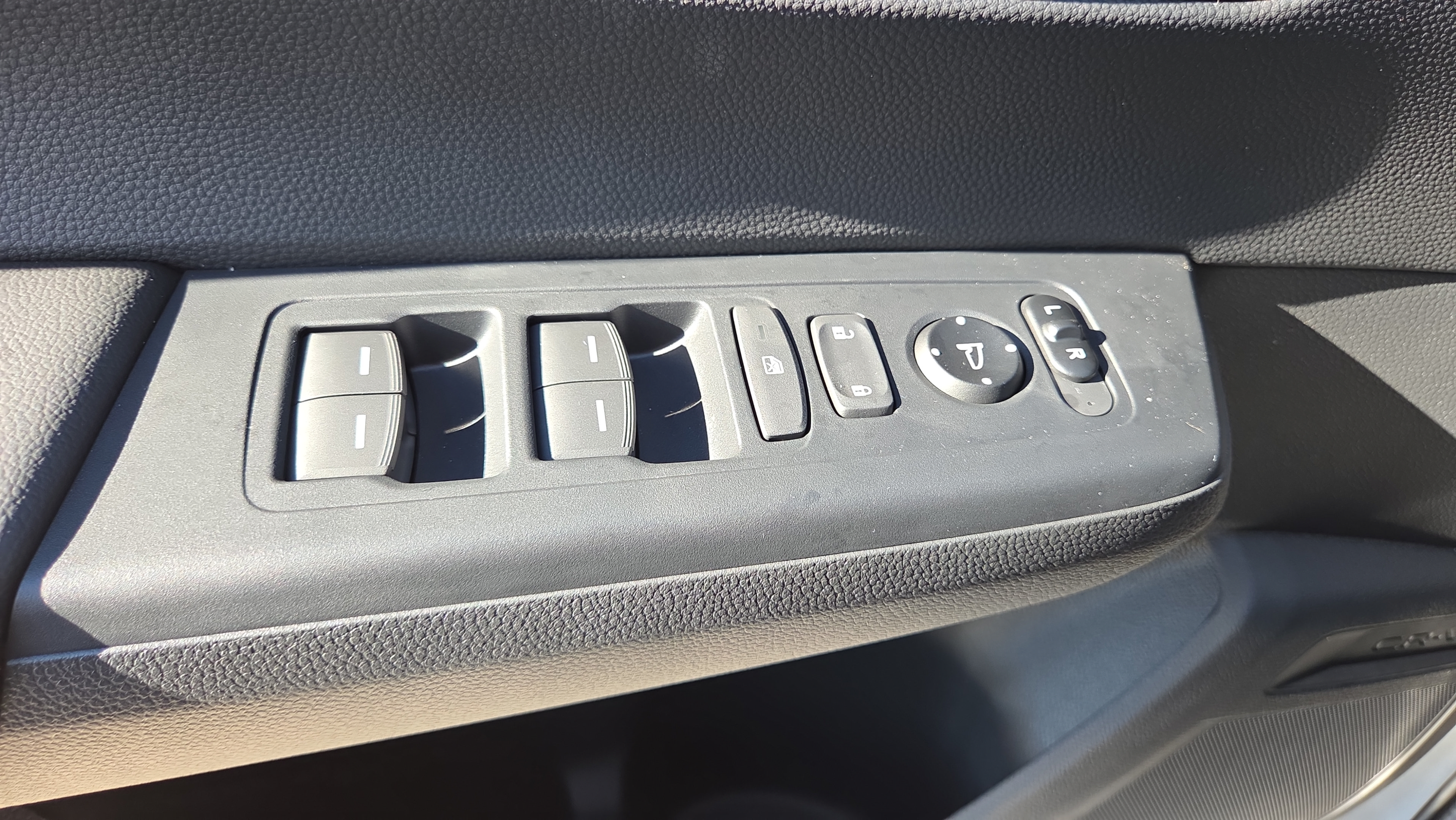 New 2027 Honda CR-V Sport-L image 33