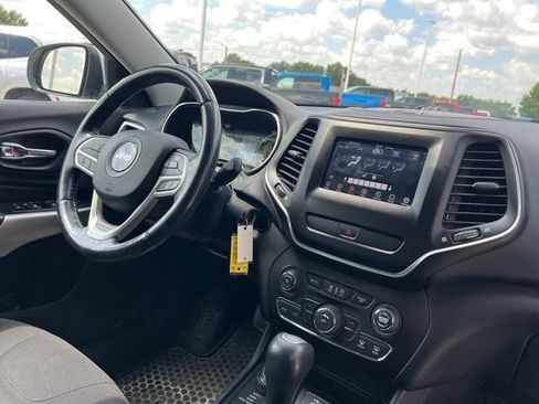 Used 2020 Jeep Cherokee Latitude AWD/4WD image 7