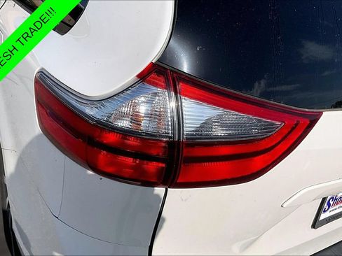 Used 2020 Toyota Sienna XLE Premium AWD/4WD image 22
