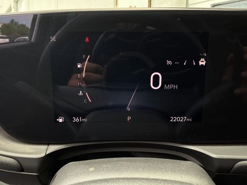 Used 2025 Buick Envista Preferred FWD image 35