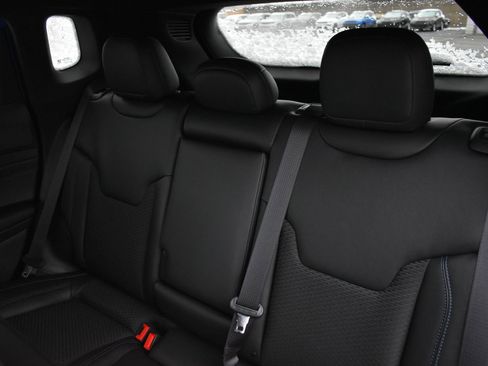 New 2026 Jeep Compass Latitude image 17