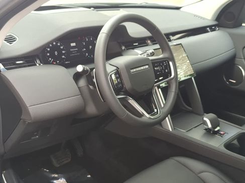 Used 2025 Land Rover Discovery Sport S image 10