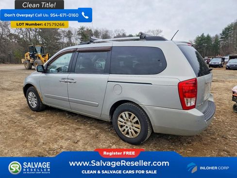 Used 2012 Kia Sedona LX image 3
