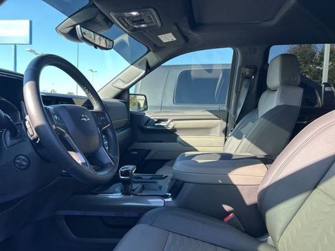 Used 2025 Chevrolet Silverado 1500 ZR2 w/ Technology Package image 36