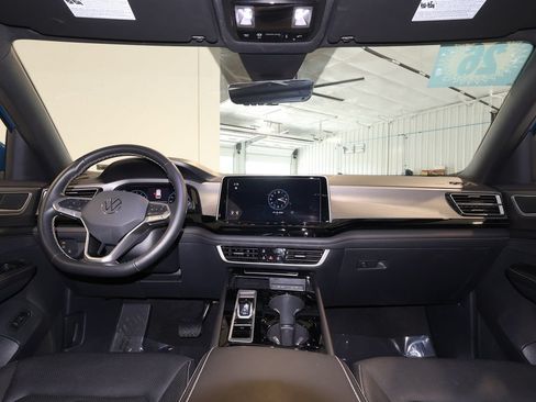 Used 2026 Volkswagen Atlas Cross Sport SE FWD image 27