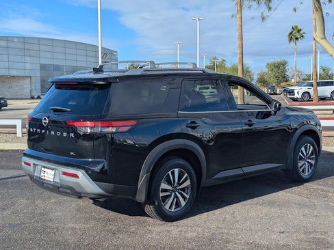 Certified 2024 Nissan Pathfinder SL image 6