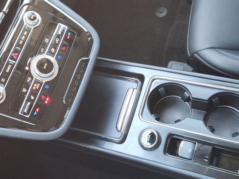 Used 2022 Lincoln Corsair AWD w/ Equipment Group 101A image 20